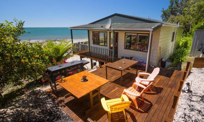 Collingwood Casa | Tidal Treasure - Collingwood Holiday Home