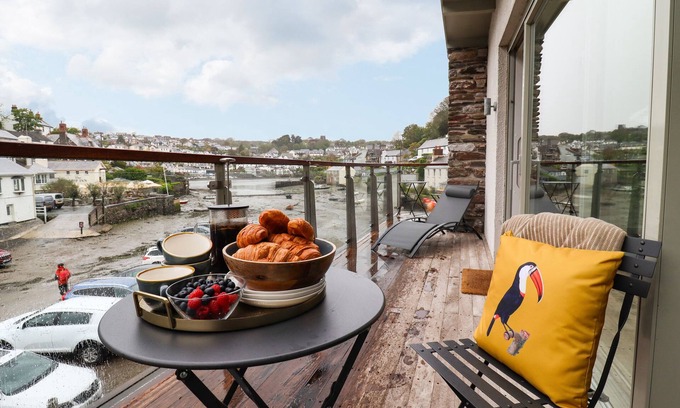 Noss Mayo Cabaña | Tidal Waters