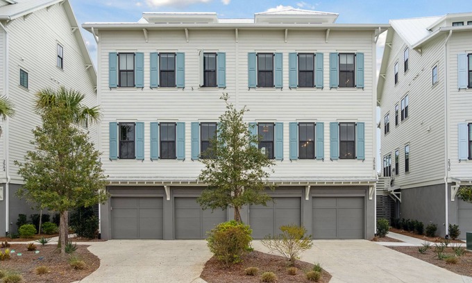 Johns Island Casa | “Tidewater” 2568 Helmsman Rd. Spectacular Space at Kiawah River, 3 Bedrooms, Sleeps 9.