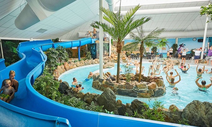 Roggel Villa | Lujosa villa ideal para niños con sauna en Limburg