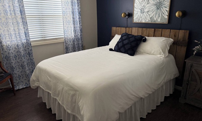 Auburn Condominio | Tiger Paw 1