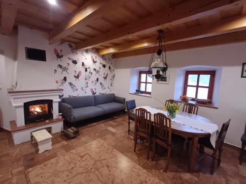 Monoszlo Casa | Tik hegyi ház