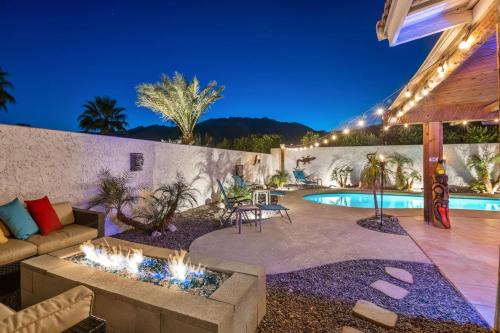 Desert Park Estates Casa | TIKI DUNES - Number 1 Palm Springs Magical Escape