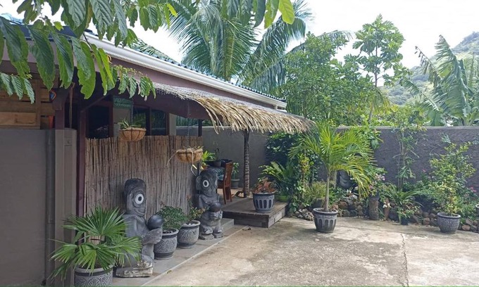 Faanui Casa | Tiki House