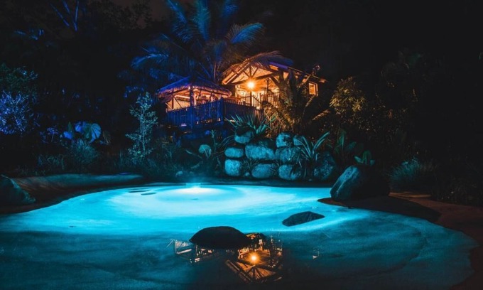 Pointe-Noire Casa | tiki tree house