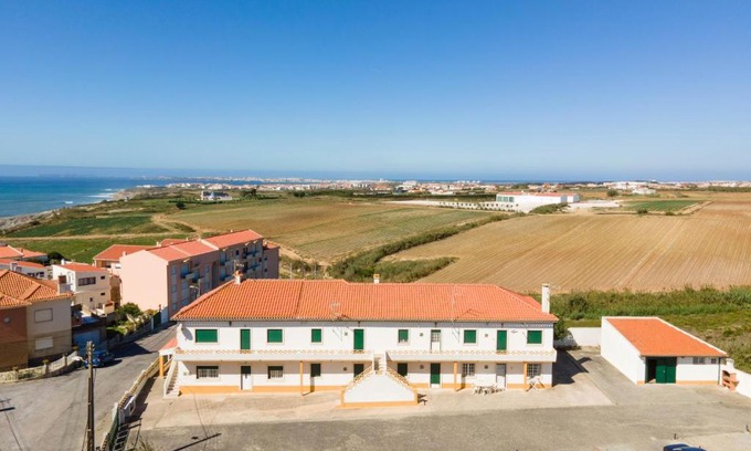 Sao Bernardino Apartamento | Tilli'n'Joe's Beach House