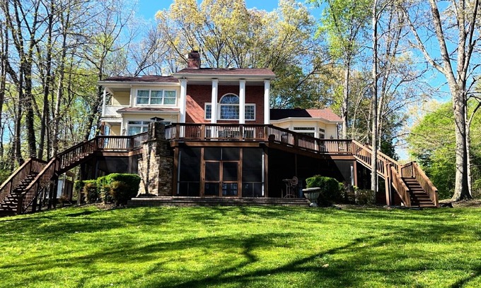 Winchester Casa | Tim's Ford Lake at Hopkins Point