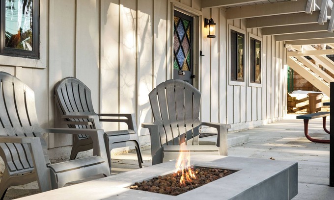 Summit Estates Cabina | Timber Wolf Tavern