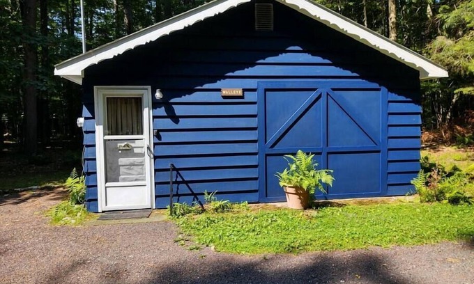 Woodruff Cabaña | Timberlane Walleye Cabin