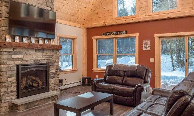 Sunday River Area Casa | Timberline Mountain Lodge | 4 Bed, 3.5 Bath