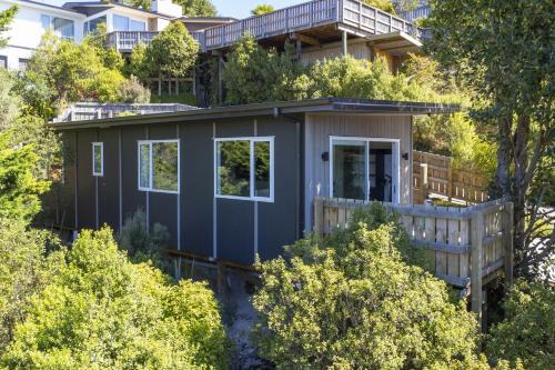 Taupo Casa | Timberline Retreat, Cozy 2BR Stay Near Taupo Town