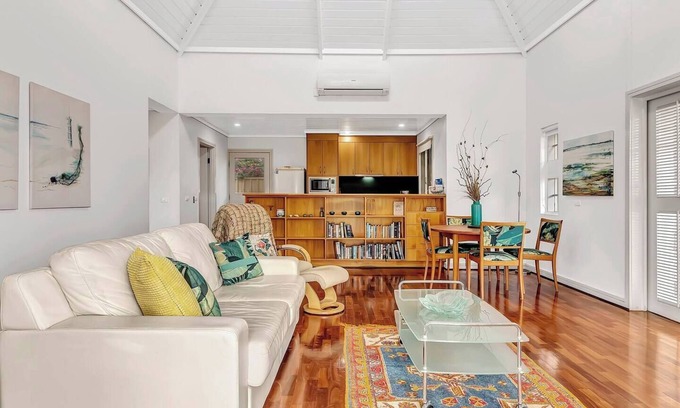 Semaphore Apartamento | Time and Tide Hideaway A Spacious Beachside Escape
