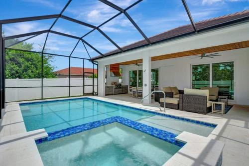 Naples Park Casa | Timeless Sophistication Discover Coastal Chic Living
