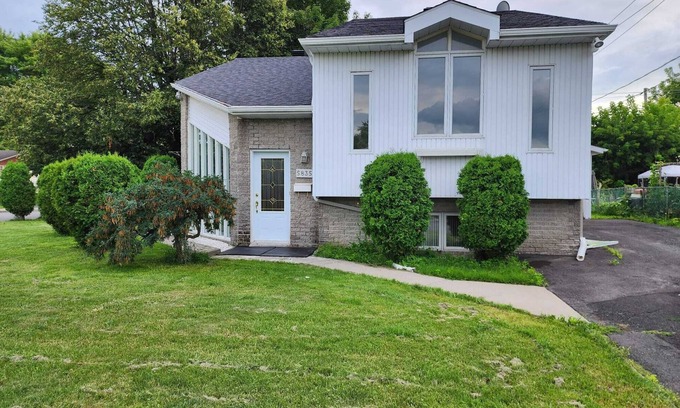 Saint-Hubert Casa | Timeless Tranquility, a place near everything!