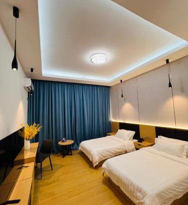 Freetown Hotel | Times Mansion Hotel - Single size twin bed