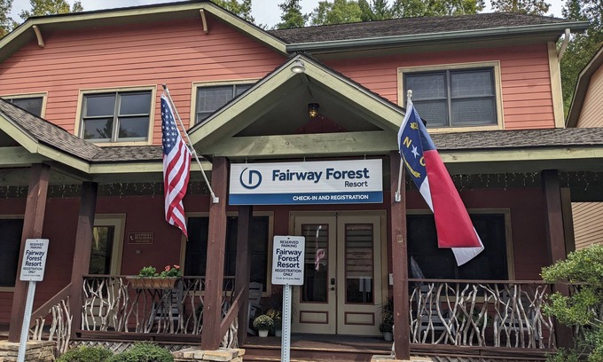 Sapphire Complejo | Timeshare in beautiful Sapphire Valley NC for rent the week of Sept. 22,2023
