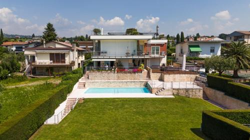 Cisano Casa | Timetofreedom Apartment Bellevue