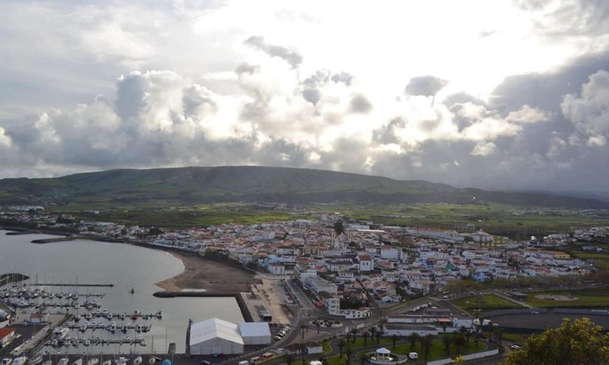 Praia da Vitoria Casa | TINA - 3C - Alojamento Local -RRAL 1048