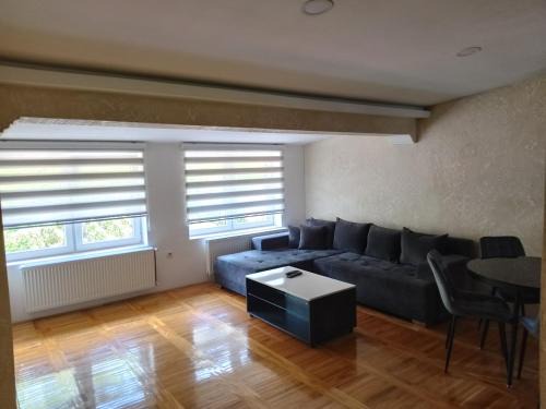 Uzice Apartamento | Tina