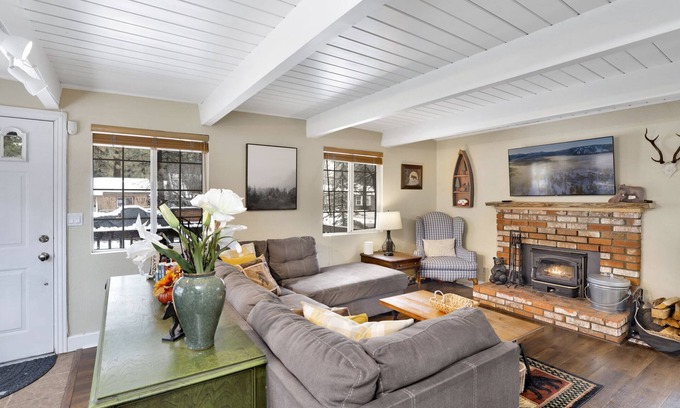 Peter Pan Cabina | Tinker Bell Gambrel Retreat Cabin at Big Bear