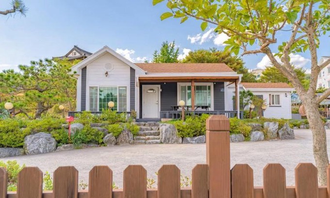 Gyeongju Villa | Tinkerbell detached house