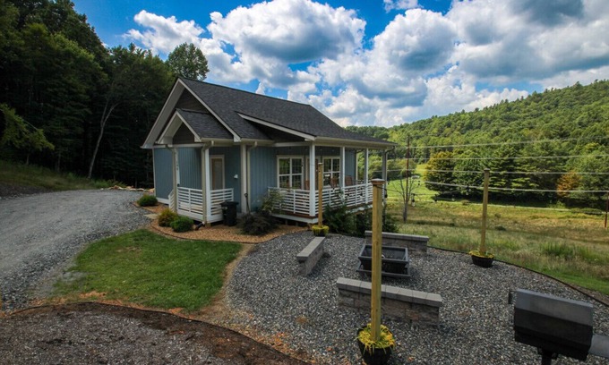 West Jefferson Casa | Tiny 2br Cabin w/ View | Grill | Fire Pit #4