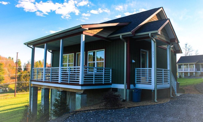 West Jefferson Casa | Tiny 2br Cabin w/ View | Grill | Fire Pit #2