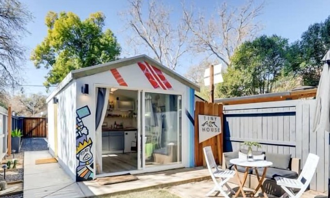 Southeastern Sacramento Apartamento | TINY ART HOUSE near the beat