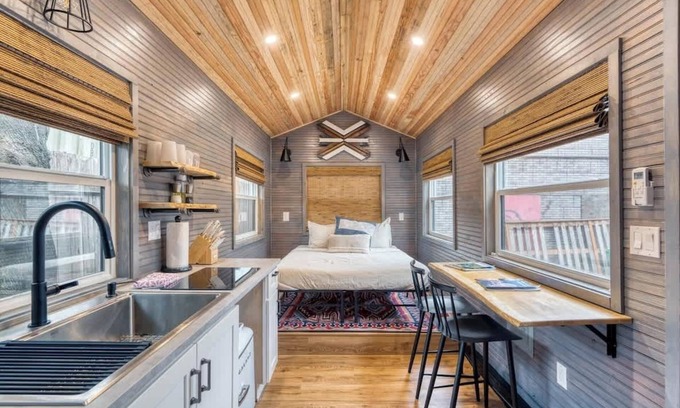Hosford-Abernethy Casa | Tiny Aztec - Walk to Local Shops & Restaurants