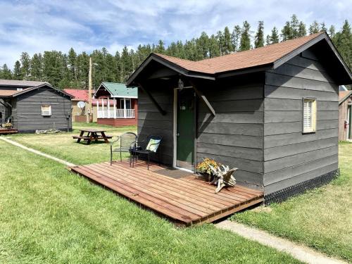 Rapid City Casa | Tiny Cabin with Beautiful Lake Views in Rapid City, South Dakota