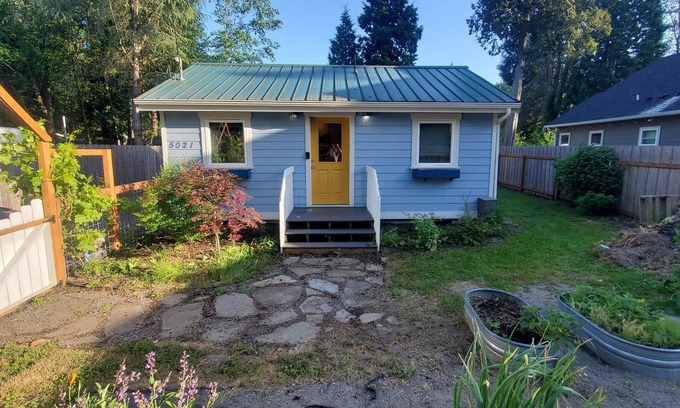 Birch Bay Cabaña | Tiny cottage nestled in a private garden - a 5 min walk to the beach