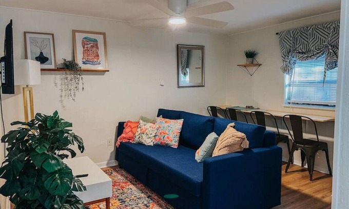 Sanford Casa | Tiny Cottage w/ private courtyard steps from Historic Downtown Sanford