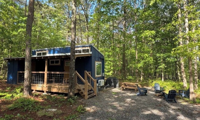 Mentone Cabina | Tiny Cub House | Mentone | 1.7 Acres | Fast Wi-Fi | Dog Friendly | BBQ | FirePit