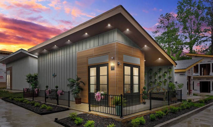 Union City Casa | Tiny Garden Home in Welcoming Union City