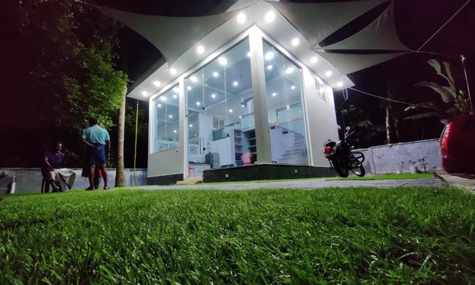 Alwaye Casa | TINY GLASS HOUSE Airport