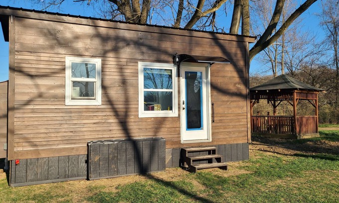 New Paris Cabina | Tiny Home at Camp Mahanaim - New Paris, OH - Private Lake