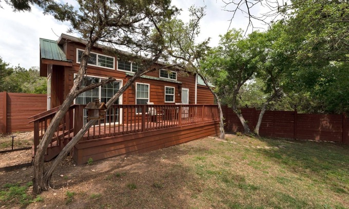 Austin Cabina | Tiny home cabin rentals on gated 2 acres and shared pool! Only 14mi to downtown!