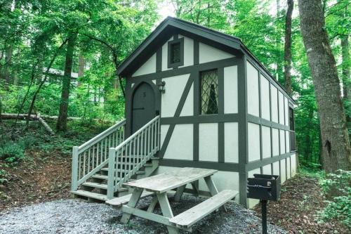 Sevierville Casa | Tiny Home Cottage Near the Smokies #5 Fleur