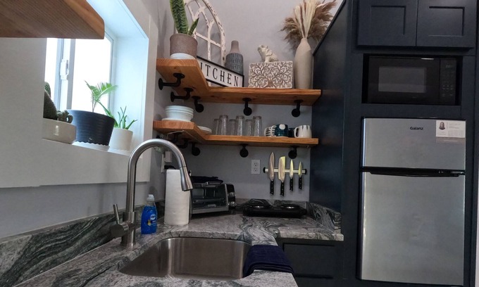 Kings Grant Cabaña | Tiny Home Minutes to Wrightsville Beach or Downtown Wilmington