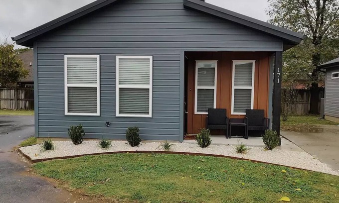 Centerton Casa | Tiny Home near MTB Trails, Wal-Mart HQ, Sleeps 6