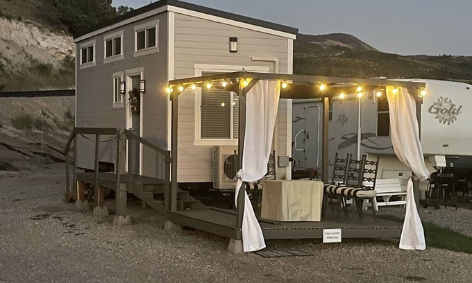 Lava Hot Springs Otro | Tiny Home Peaceful Farm