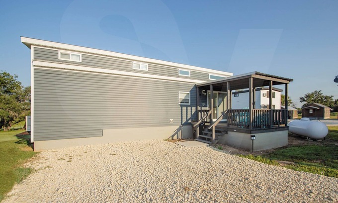 Hamilton Cabina | Tiny Home with AC in charming Hamilton
