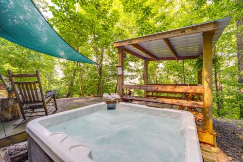 Newport Casa | Tiny Home with Private Sauna in Woods of Newport!