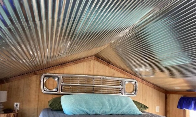 Leasburg Casa | Tiny House #3 – One bedroom cabin near wineries, caves, hiking & floating!
