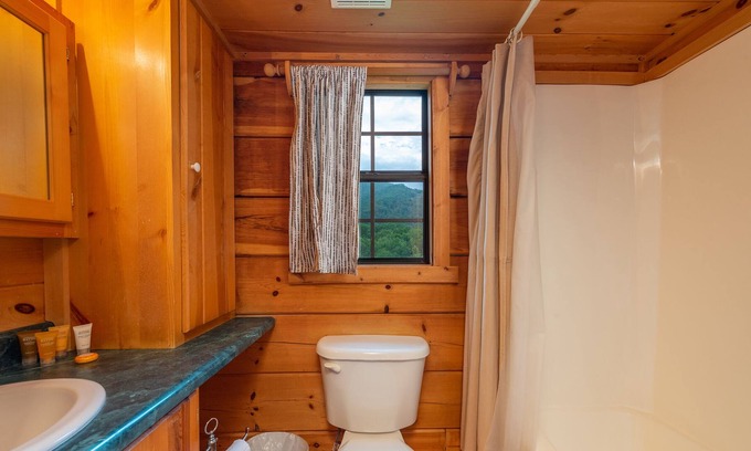 Candler Casa | Tiny House Cabin Astonishing Views