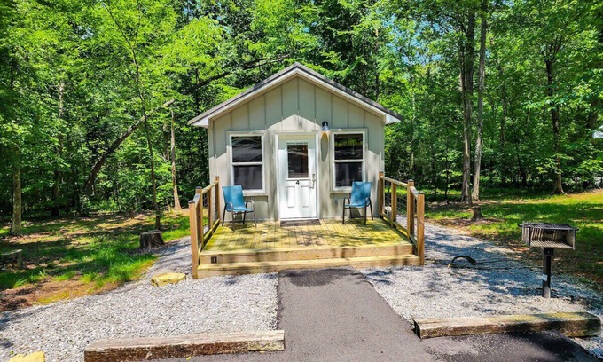 Guntersville Apartamento | Tiny House Glamping Retreat- 670+ Acres Private Property on Lake Guntersville
