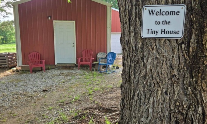 Okmulgee Casa | Tiny House in the country! Lakes, hunting, fishing+ are just a few minutes away