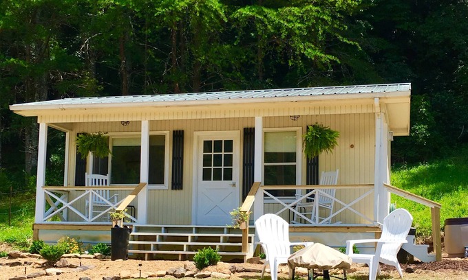 Clayton Casa | Pequeña casa en las montañas: cascada, jacuzzi y espectaculares vistas a la granja