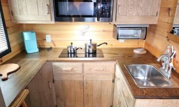 Greentown Casa | Tiny house on the creek!! Pocono Mountain Escape!!