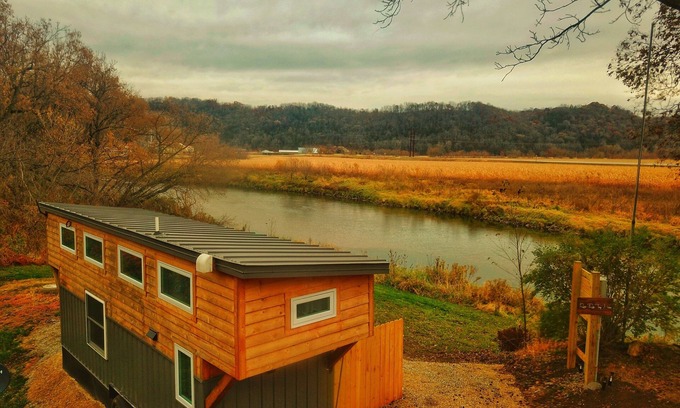 Dorchester Casa | Tiny House on Upper Iowa River w/ hot tub